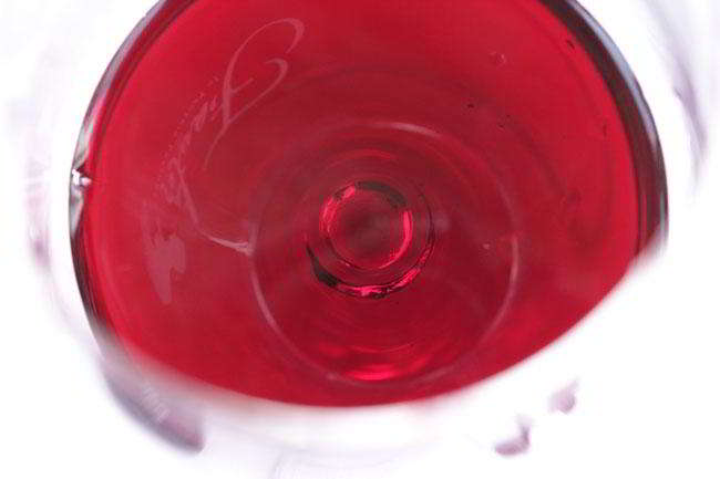 Vin rosu moldovenesc